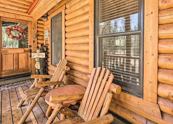 2-acre In W/ Fenced Yard Holiday home