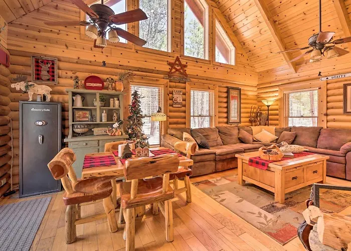 Holiday home 2-acre In W/ Fenced Yard *